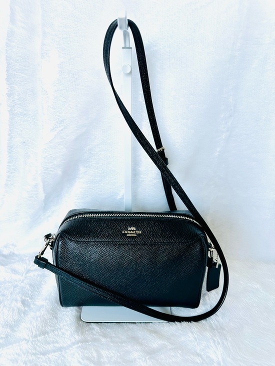 Coach Handbags - Coach Black Pebbled Leather Crossbody Camera Bag